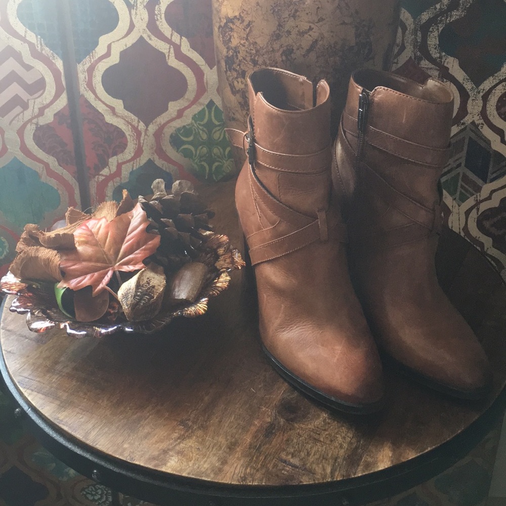 ✨Vince Camuto Gravell Boots - 8.5M✨